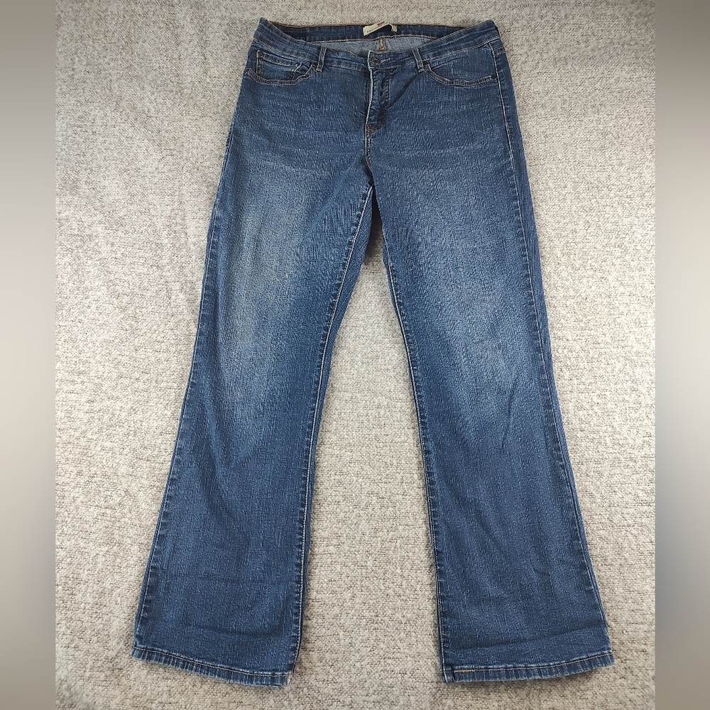 Levis Perfectly Shaping 512 TM. Bootcut 18 M Classic Blue Women's Jeans